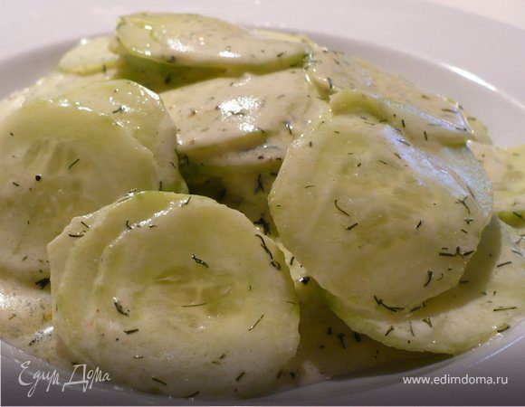 Огуречный салат с йогуртовой заправкой