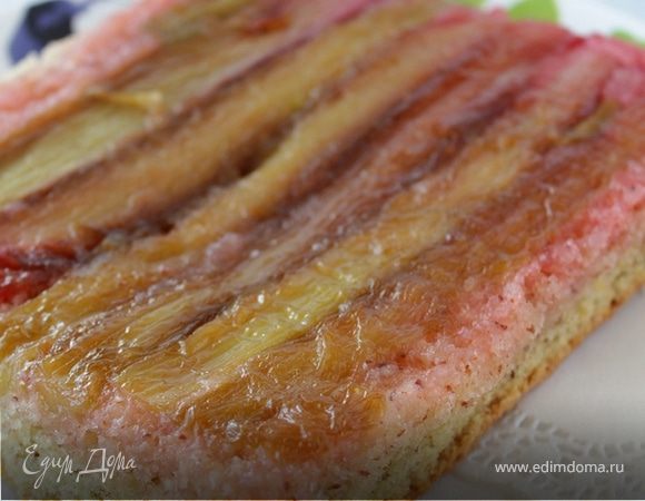 Пирог с ревнем и миндалем