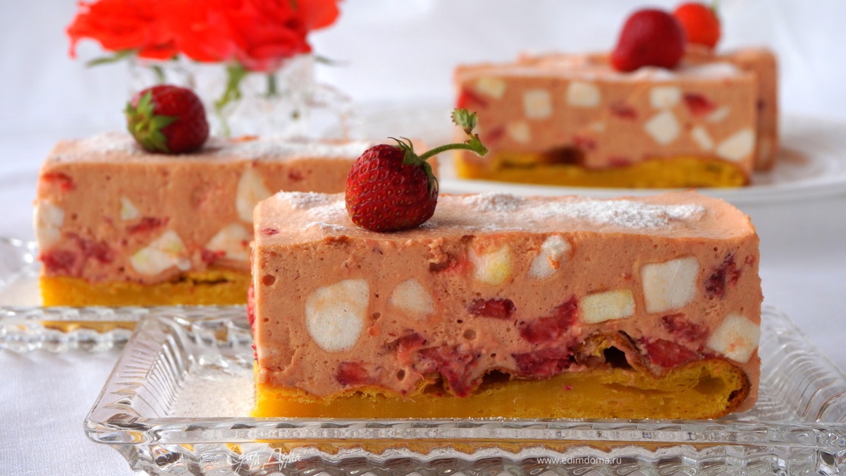 Клубничное шифоновое пирожное