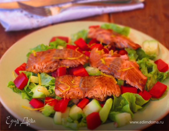 Салат с семгой и сладким перцем