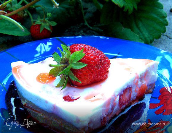 Тарт из печенья с нежной начинкой из клубники Тарт из печенья с нежной начинкой из клубники