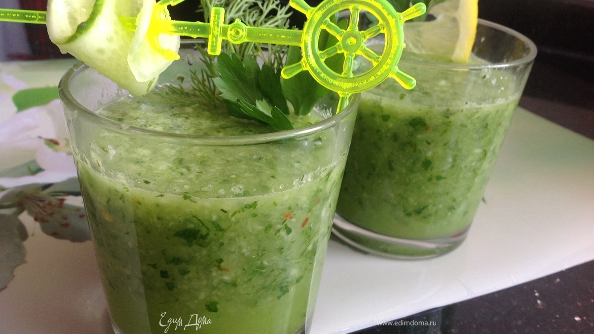 Гаспачо из огурцов и ананаса