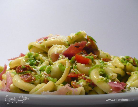 Трулли с гороховым песто и серрано