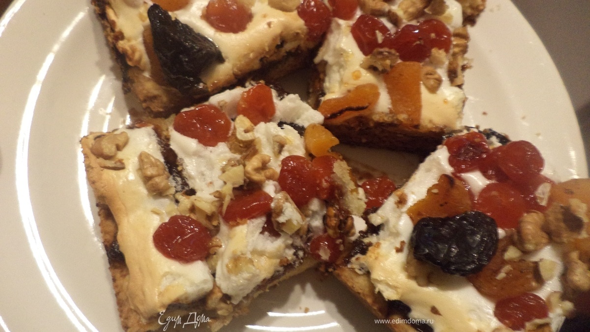 Пирожные из песочного теста с сухофруктами