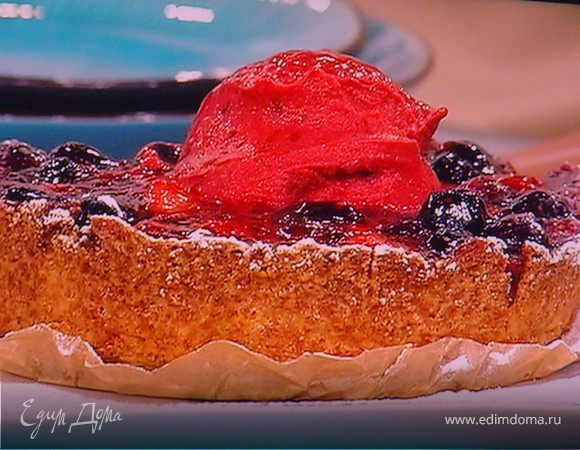 Летний ягодный тарт и ягодный сорбе Летний ягодный тарт и ягодный сорбе
