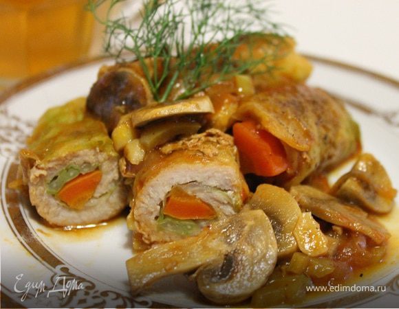 Рулетики из свинины с овощами