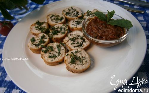 Рецепт Куриный рулетик с мятой и томатно-мятным соусом