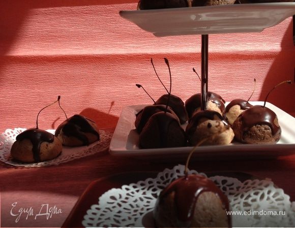 Черешня в песочной корочке под шоколадной глазурью Черешня в песочной корочке под шоколадной глазурью