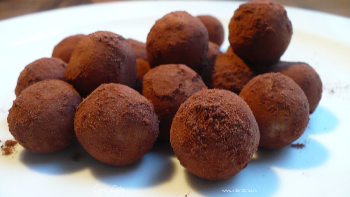 Постное пирожное «картошка» из марципана