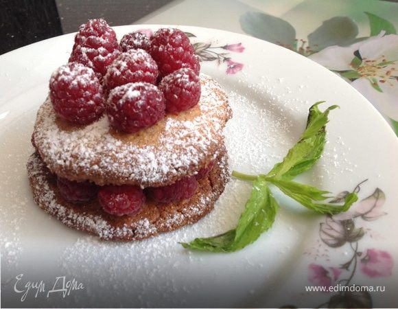 Миндальные пирамидки с малиной Миндальные пирамидки с малиной