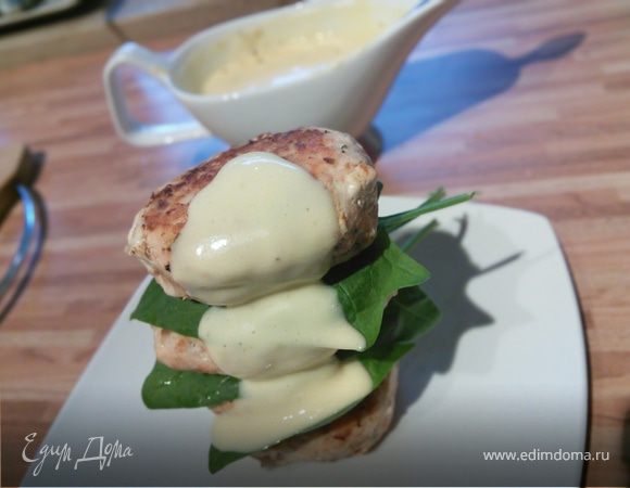 Котлеты из лосося под беарнским соусом Котлеты из лосося под беарнским соусом