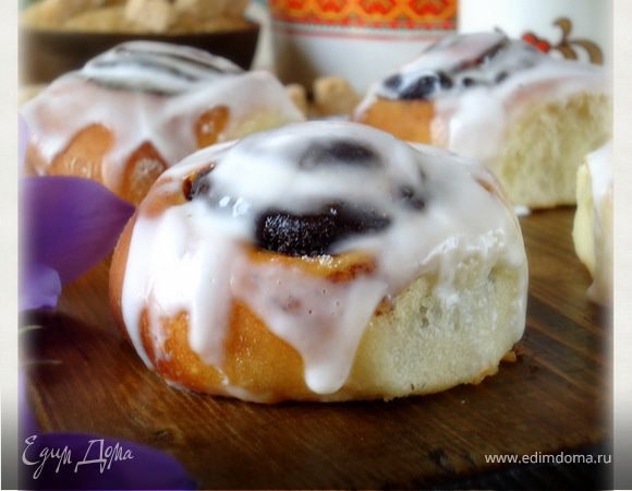 Плюшки с черемухой Плюшки с черемухой