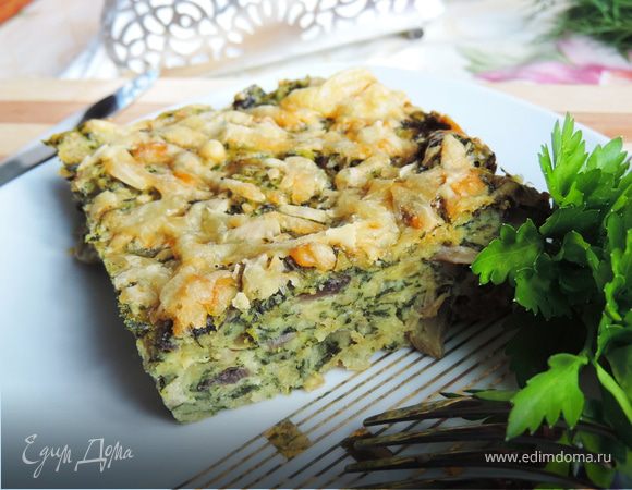 Быстрая запеканка со шпинатом, мясом и грибами