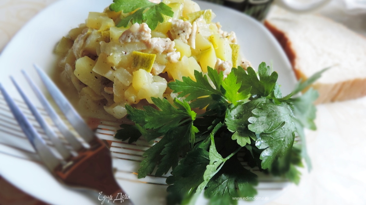 Пикантные хрустящие кабачки с индейкой