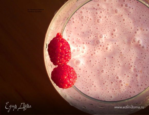 Малиновый коктейль с мороженым