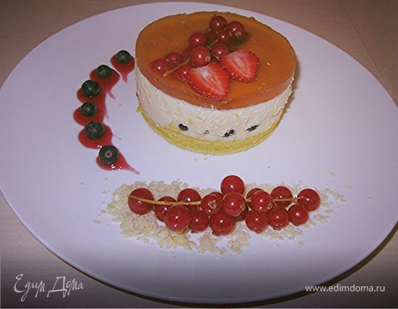 Черничный чизкейк на луковом бисквите и желе из совиньона