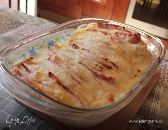 Рулетики с сыром и ветчином под соусом Бешамель Рулетики с сыром и ветчином под соусом Бешамель