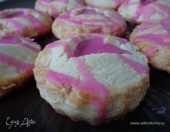 Сахарное печенье с курдом из ревеня, глазированное помадкой Сахарное печенье с курдом из ревеня, глазированное помадкой