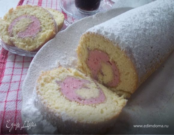 Рулет с клубничным муссом
