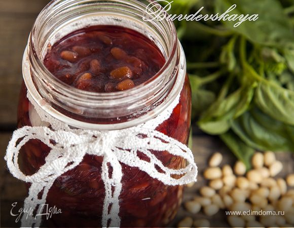 Клубничный джем с базиликом и кедровыми орешками
