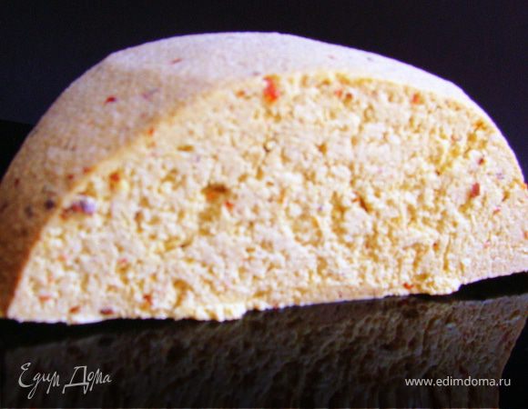 Домашний сыр с паприкой и "кайенской солью"
