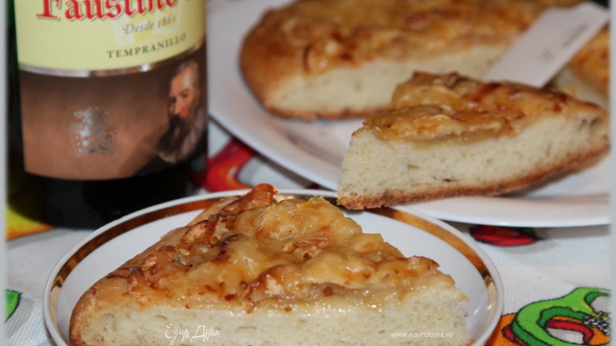 Лепешка с яблоком и сыром