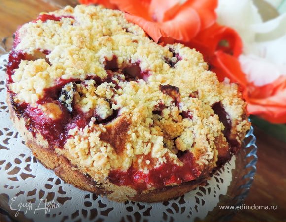 Изумительно вкусный сливовый обсыпной пирог Изумительно вкусный сливовый обсыпной пирог