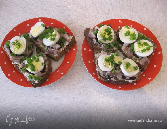 Мамочкин бутерброд с сельдью и свеклой Мамочкин бутерброд с сельдью и свеклой