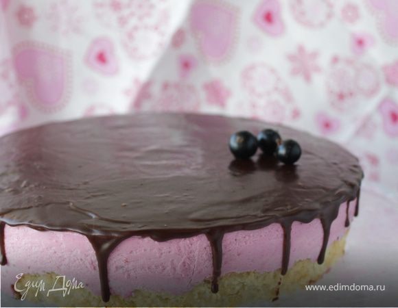 Торт с муссом из черной смородины Торт с муссом из черной смородины
