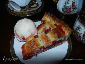 Клубнично-ревеневый пирог (Strawberry Rhubarb Pie)