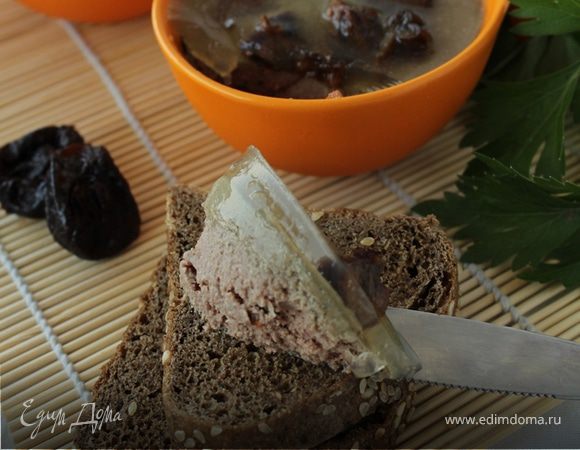 Паштет из куриной печени с черносливом