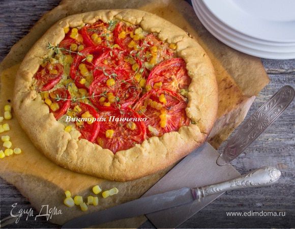 Галета с козьим сыром, запеченным чесноком, томатами и кукурузой