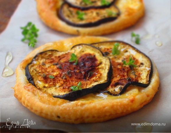 Тарталетки с баклажанами и сыром Бри Тарталетки с баклажанами и сыром Бри