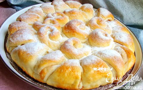 Рецепт Медовый пирог с карамелизированными яблоками и корицей