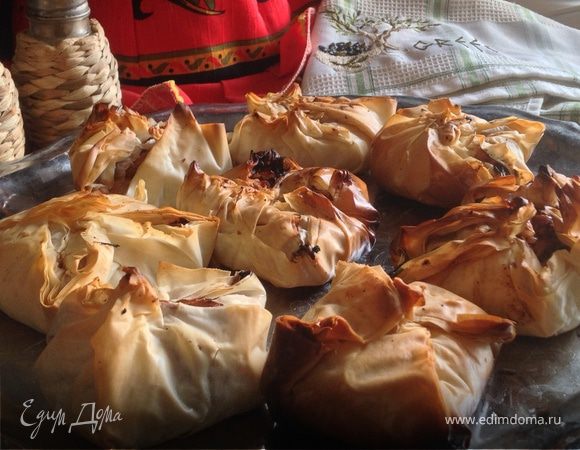 Мешочки с индейкой и сыром бри Мешочки с индейкой и сыром бри