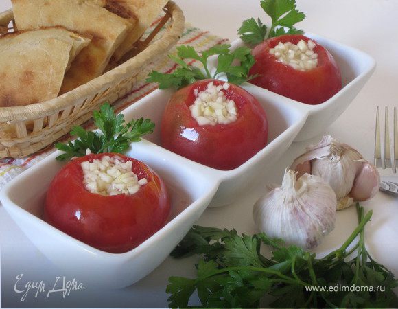 Малосольные помидоры с чесноком Малосольные помидоры с чесноком