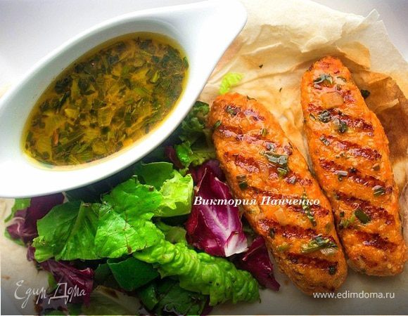 Кебаб из лосося с тархуном и винным соусом Кебаб из лосося с тархуном и винным соусом