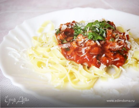 Паста с томатным соусом