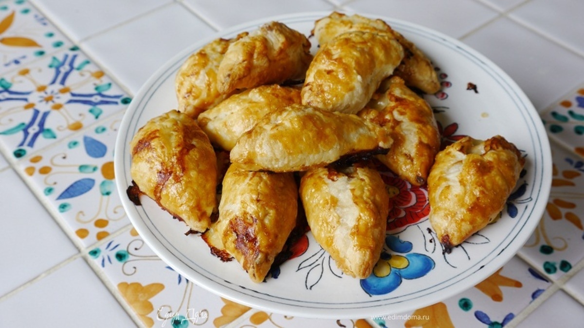 Хрустящие пирожки с мясом — Пошаговый рецепт приготовления с фото 2026 | Простые и вкусные рецепты в домашних условиях EdimDoma.ru