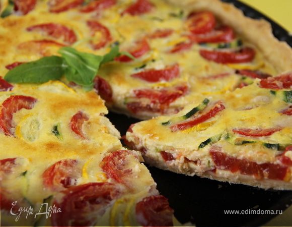 Киш с цукини и помидорами
