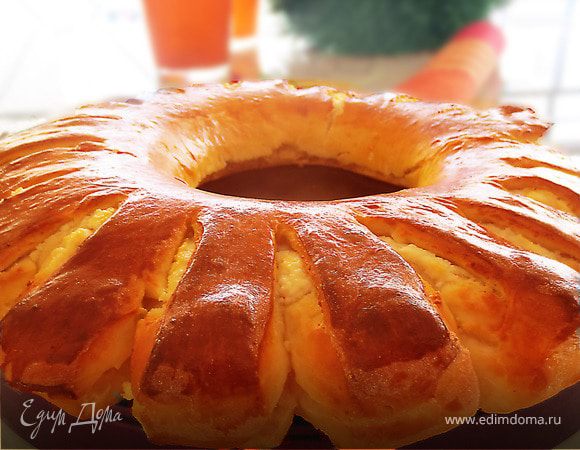 Пирог "Ромашка" с творожно-медовой начинкой Пирог "Ромашка" с творожно-медовой начинкой