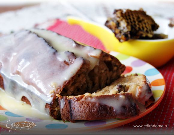 Медовый кекс (леках) под карамельным соусом Медовый кекс (леках) под карамельным соусом