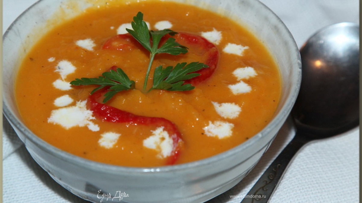 Суп-пюре из запеченной тыквы с перцами