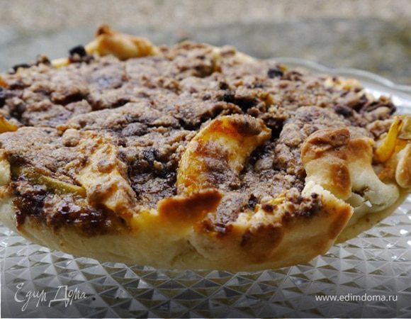 Яблочно-грушевый пирог с изюмом 