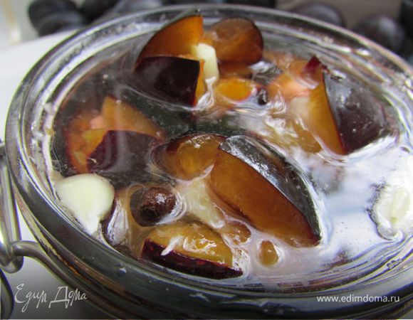 Сливы, маринованные с чесноком Сливы, маринованные с чесноком