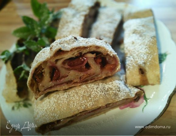 Сливово-имбирный штрудель Сливово-имбирный штрудель