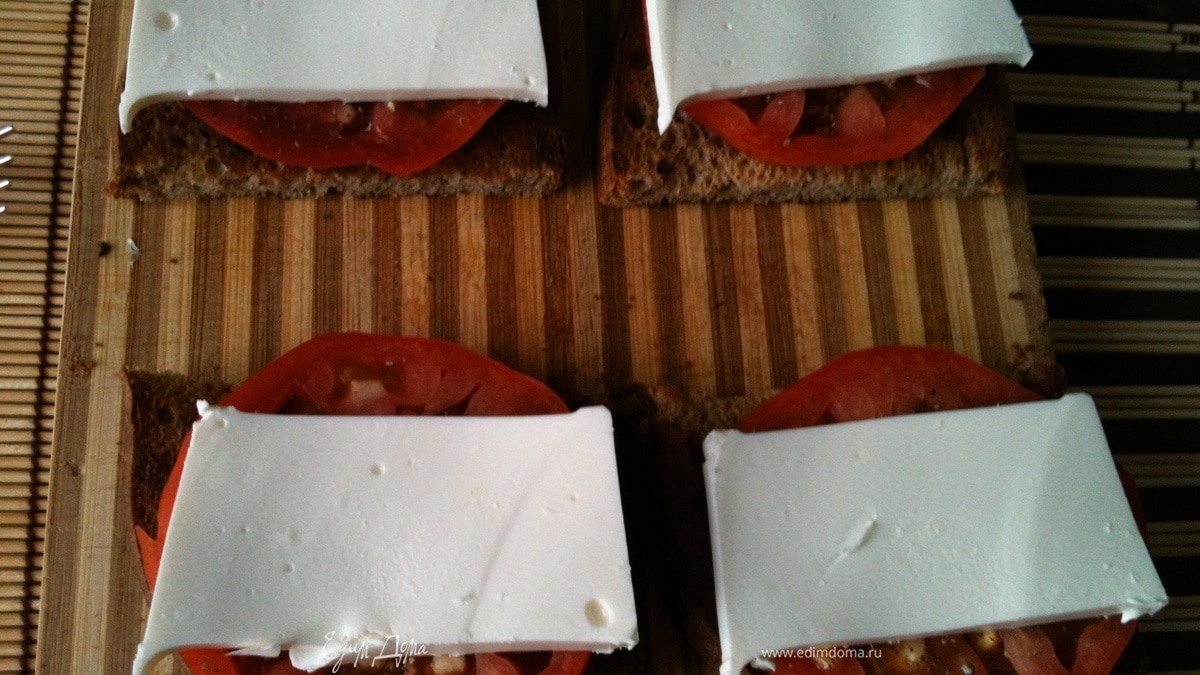 Простые тосты с греческим акцентом