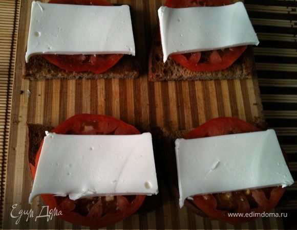 Простые тосты с греческим акцентом