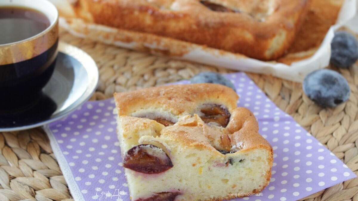 Пирог с маскарпоне и сливой