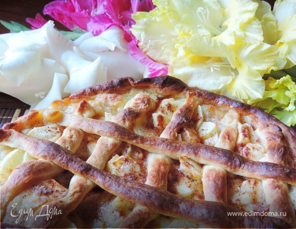 "Ночной" дрожжевой пирог с яблоками